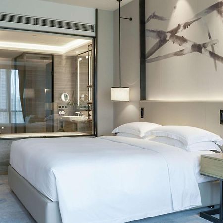Doubletree By Hilton Hotel Shenzhen Longhua, Near Huawei, Foxcnn, Shenzhen North Railway, Uniwalk & Uniworld Shopping Mall, Sam'S Club Exteriör bild