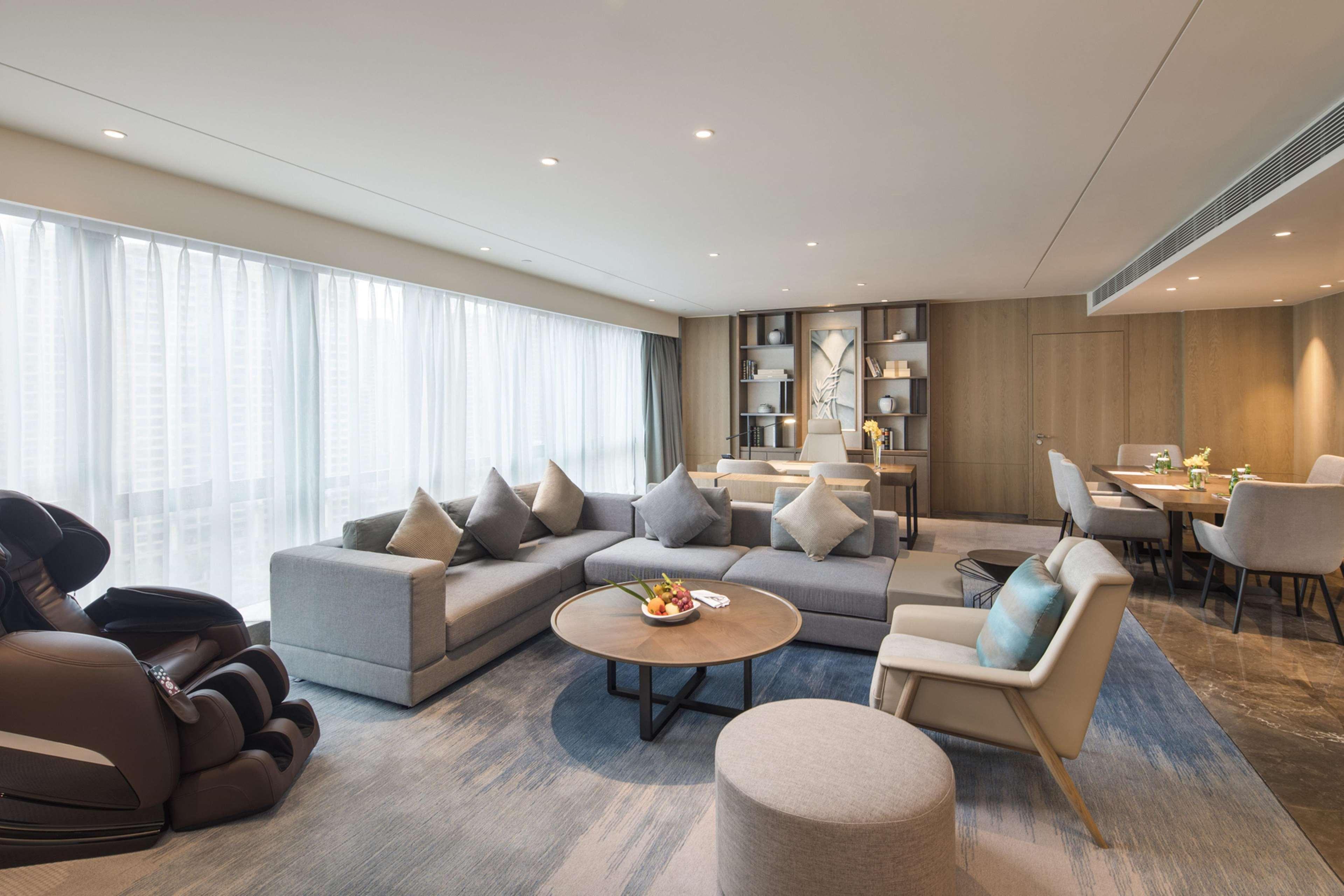 Doubletree By Hilton Hotel Shenzhen Longhua, Near Huawei, Foxcnn, Shenzhen North Railway, Uniwalk & Uniworld Shopping Mall, Sam'S Club Exteriör bild