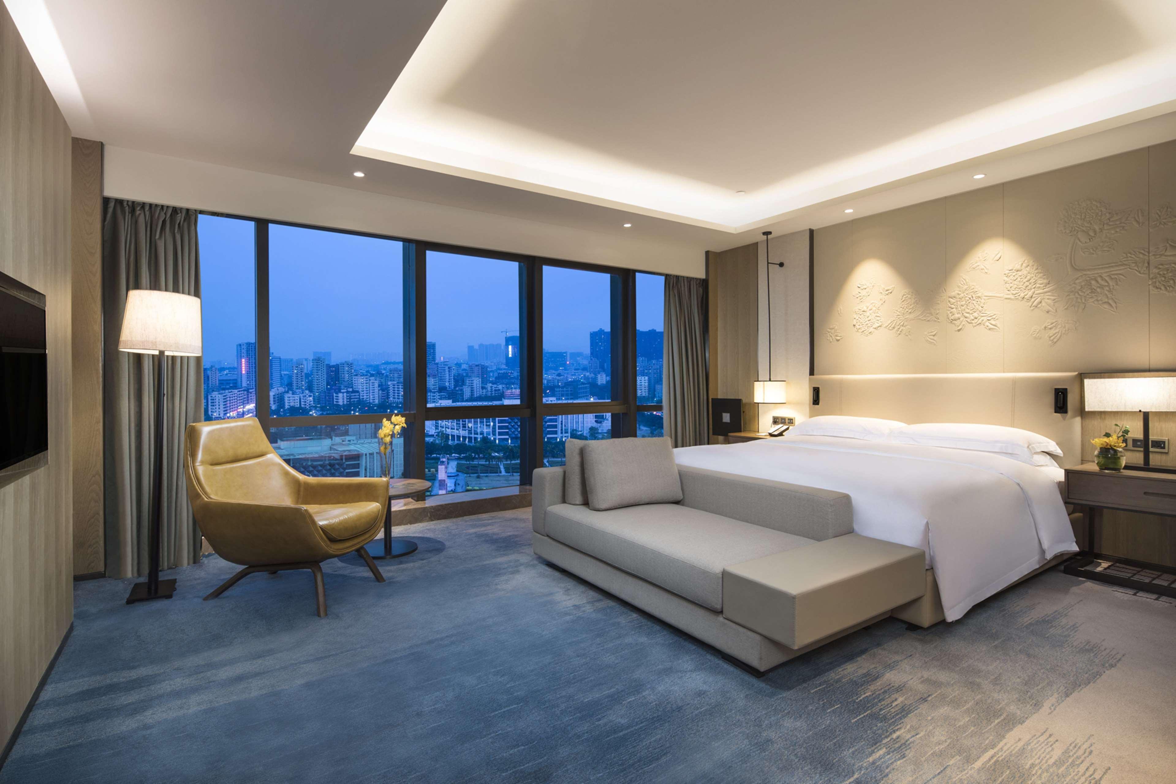 Doubletree By Hilton Hotel Shenzhen Longhua, Near Huawei, Foxcnn, Shenzhen North Railway, Uniwalk & Uniworld Shopping Mall, Sam'S Club Exteriör bild