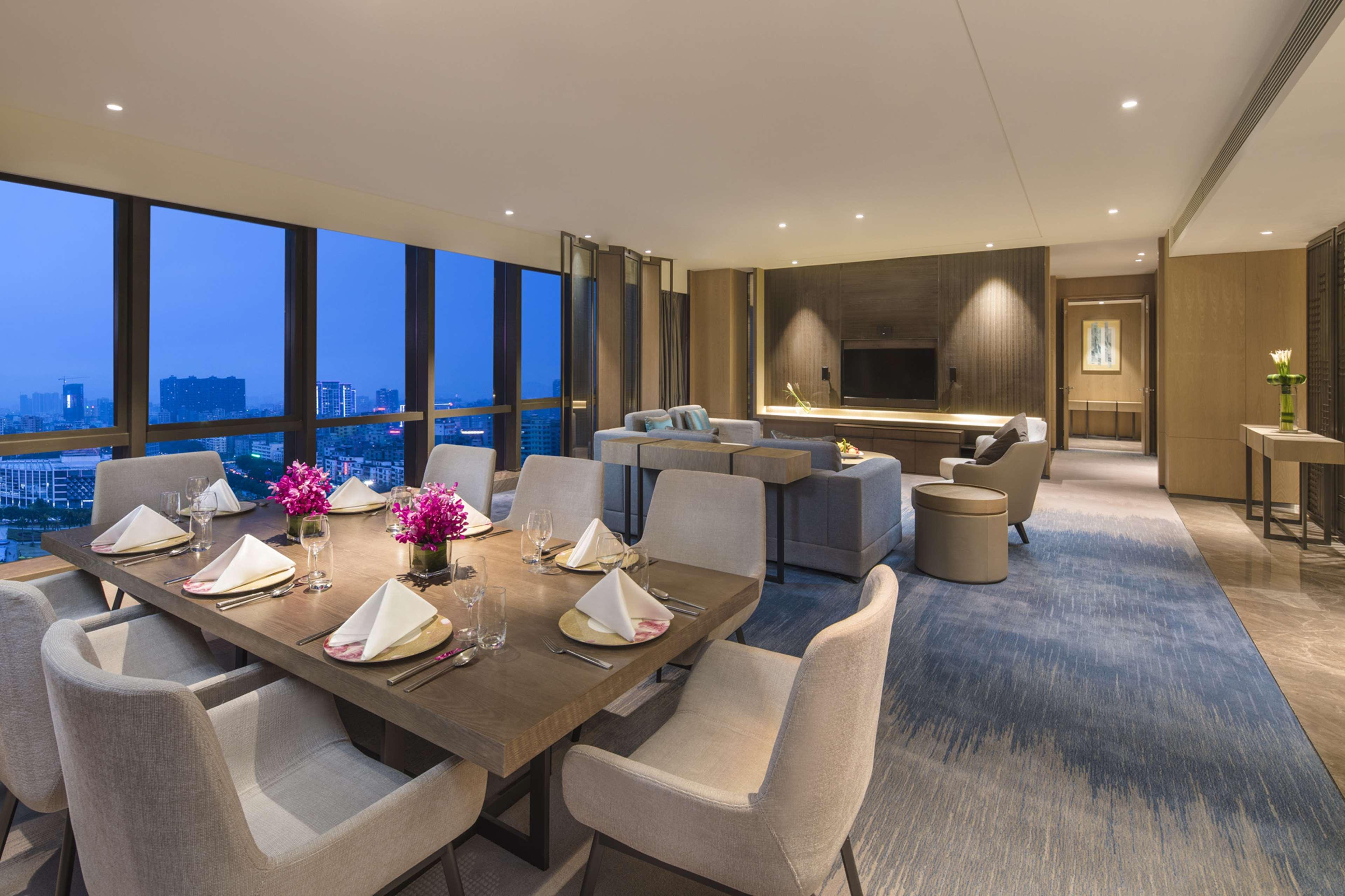 Doubletree By Hilton Hotel Shenzhen Longhua, Near Huawei, Foxcnn, Shenzhen North Railway, Uniwalk & Uniworld Shopping Mall, Sam'S Club Exteriör bild