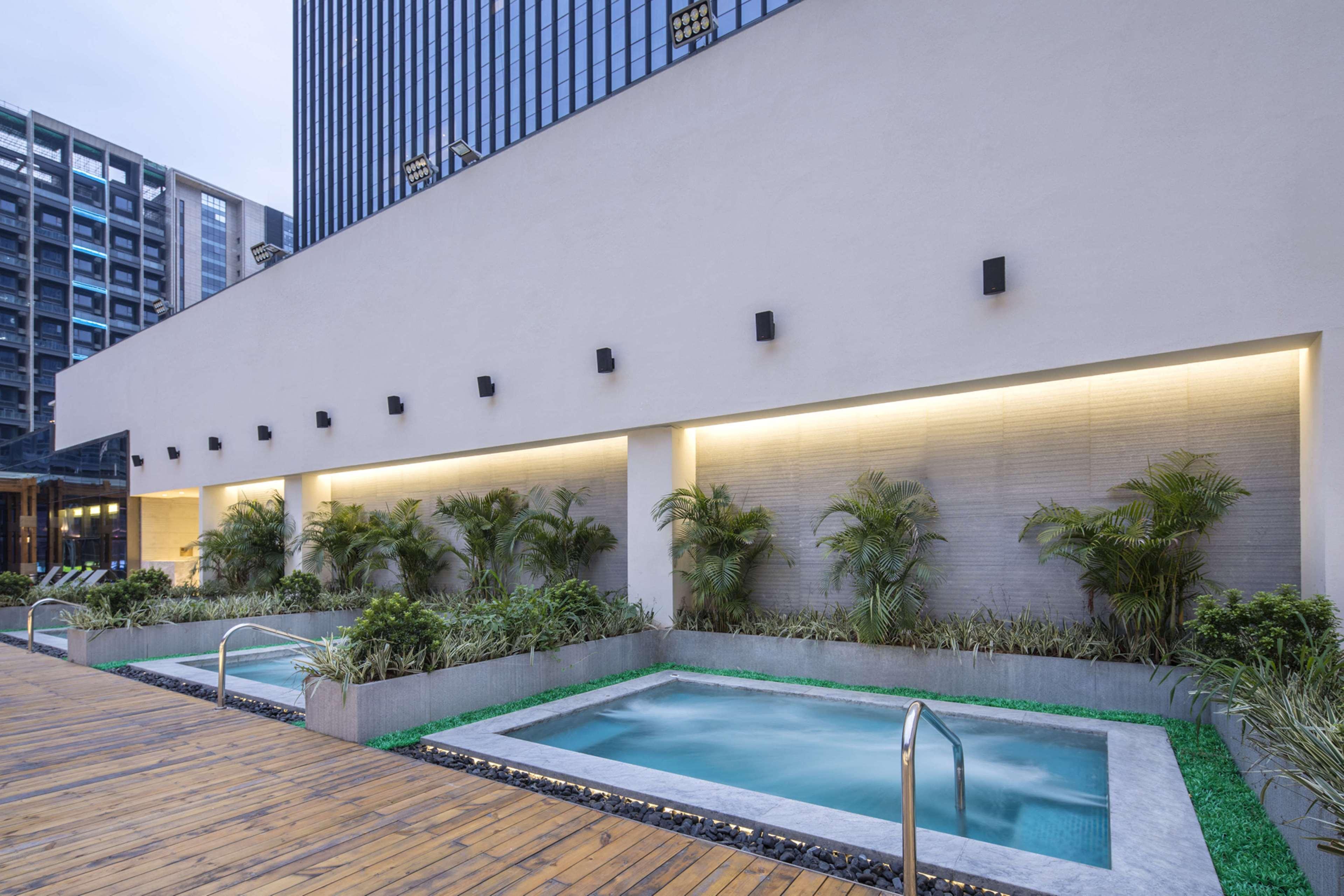 Doubletree By Hilton Hotel Shenzhen Longhua, Near Huawei, Foxcnn, Shenzhen North Railway, Uniwalk & Uniworld Shopping Mall, Sam'S Club Exteriör bild