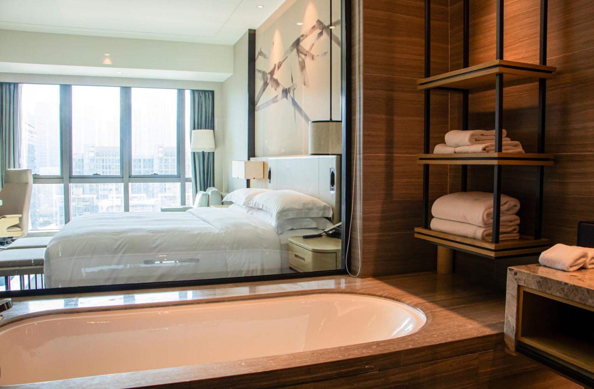 Doubletree By Hilton Hotel Shenzhen Longhua, Near Huawei, Foxcnn, Shenzhen North Railway, Uniwalk & Uniworld Shopping Mall, Sam'S Club Exteriör bild